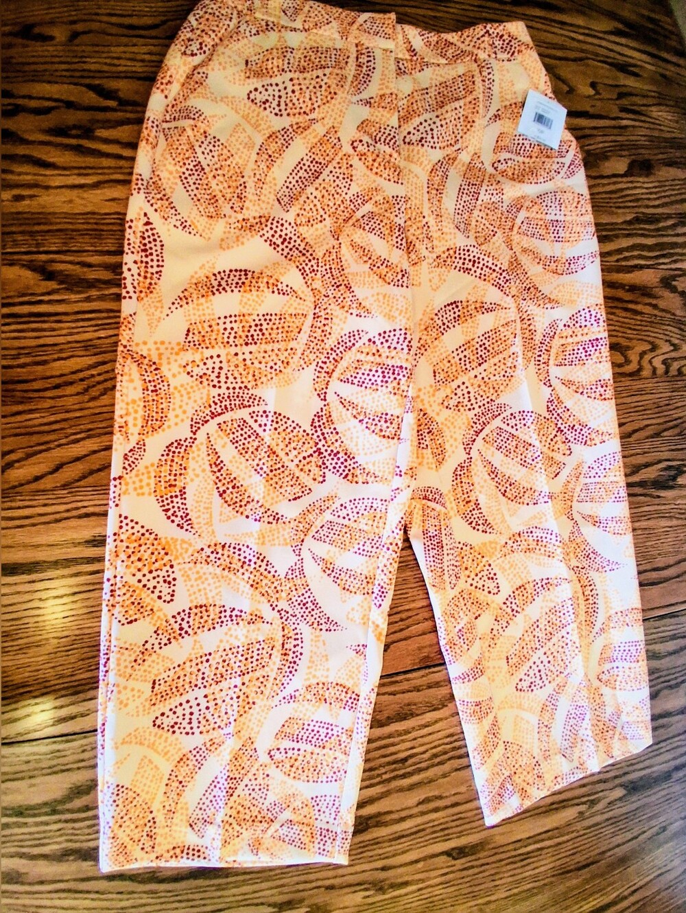 NWT PETITE ladies Capri Pants By ELLA RAFAELLA Peach Red Orange  Sz 10P MSRP $99